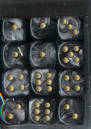 SET 36 DADI 6 F. LUSTROUS NERI/ORO